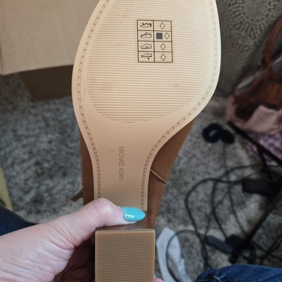 Michael Kors Britt Leather Ankle Booties Size 11 Luggage Color - Picture 2 of 12